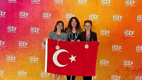 Balıkesirli Öğrencilerin Gurur Verici Dünya Başarısı
