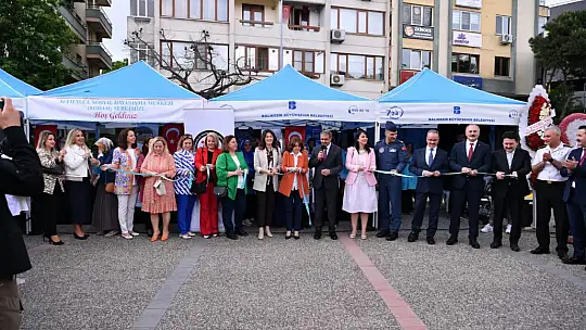 Altıeylül Sosyal Dayanışma Merkezi'nin Kurs Sonu Sergisi Açıldı