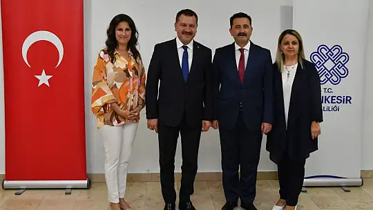 İl Protokolü Hasan Onar'la Bir Yemekle Vedalaştı