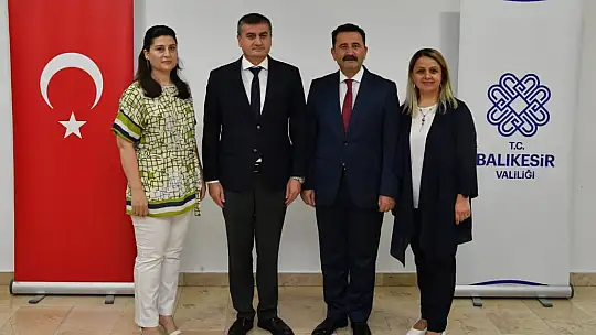 İl Protokolü Hasan Onar'la Bir Yemekle Vedalaştı
