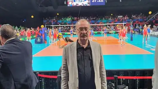 Sultanlara Metin Mengüç Salonda Destek Verdi