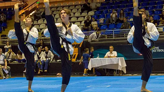 Karesi Taekwondo Spor Kulübü Türkiye Şampiyonasına Hazırlanıyor