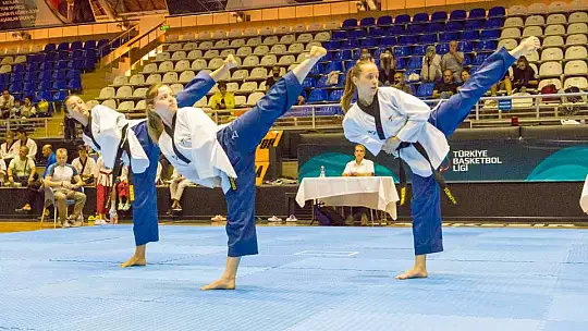 Karesi Taekwondo Spor Kulübü Türkiye Şampiyonasına Hazırlanıyor