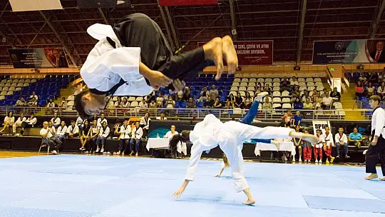 Karesi Taekwondo Spor Kulübü Türkiye Şampiyonasına Hazırlanıyor