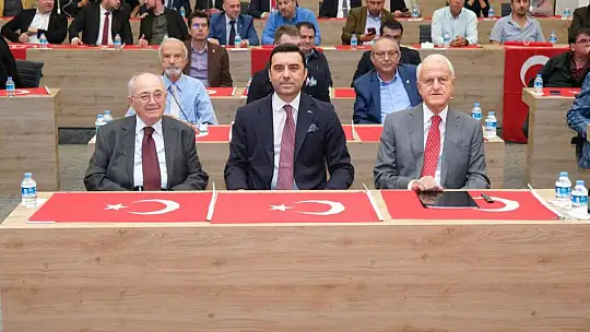 Ticaretin 100 Yılını Anlatan Duayenler Ayakta Alkışlandı