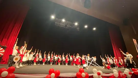 Sakarya İlkokulu'ndan 100. Yıla Coşkulu Kutlama