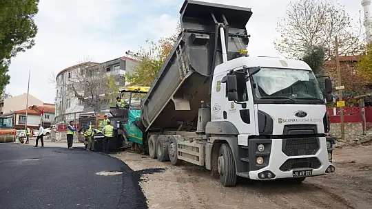 ''BÜYÜKŞEHİR'DEN BANDIRMA'YA YEPYENİ YOLLAR''