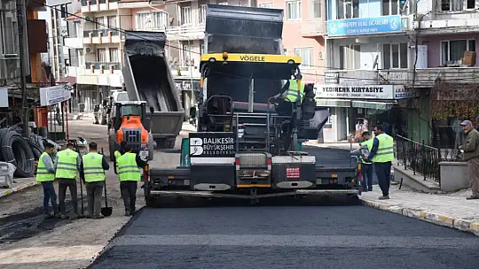 ''BÜYÜKŞEHİR'DEN BANDIRMA'YA YEPYENİ YOLLAR''