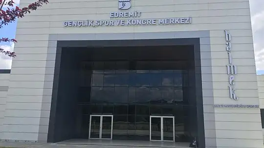 EDREMİT'de BALMEK KURSLARINA BÜYÜK İLGİ