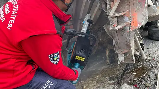 Otobanda Kaza  1 KİŞİ ÖLDÜ 52 KOYUN TELEF OLDU