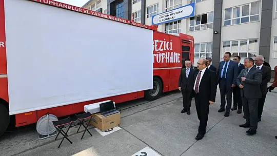 Gezici Kütüphane Öğrencilerle Buluştu