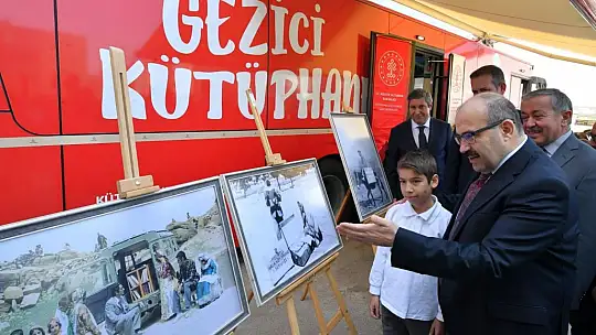 Gezici Kütüphane Öğrencilerle Buluştu