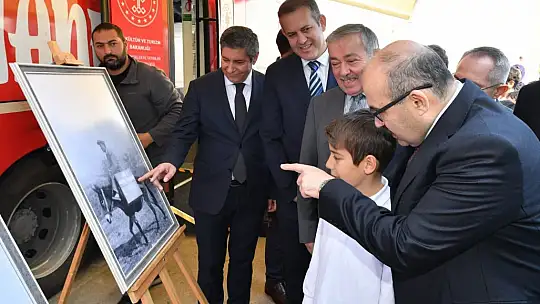 Gezici Kütüphane Öğrencilerle Buluştu