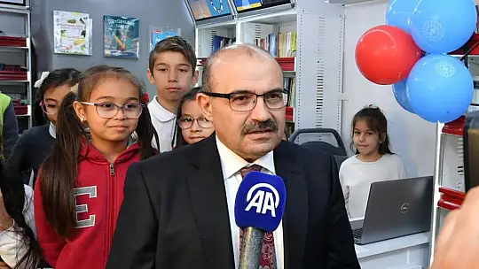 Gezici Kütüphane Öğrencilerle Buluştu