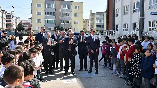 Gezici Kütüphane Öğrencilerle Buluştu