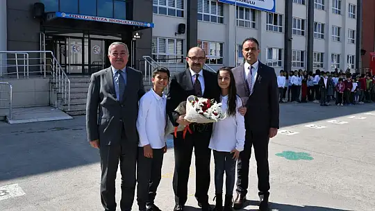 Gezici Kütüphane Öğrencilerle Buluştu