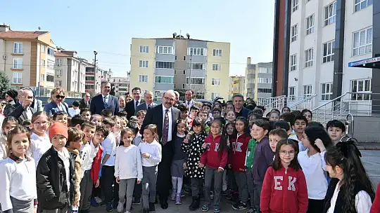 Gezici Kütüphane Öğrencilerle Buluştu