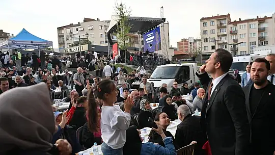 Başkan Ahmet Akın, Kadir Gecesi'nde Balıkesirlilerle buluştu