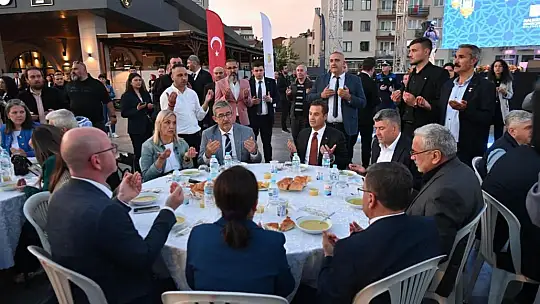 Başkan Ahmet Akın, Kadir Gecesi'nde Balıkesirlilerle buluştu