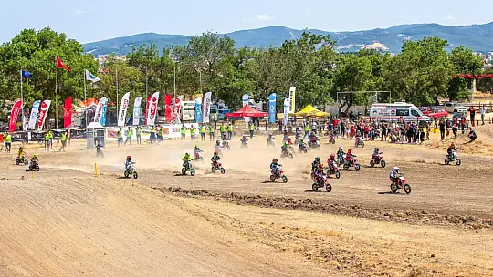Türkiye Motokros Şampiyonası'nın İkinci Ayağı Gönen'de Nefes Kesti
