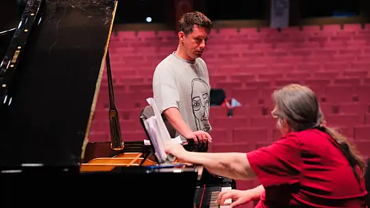 Balıkesir Şehir Tiyatrosu için oyuncu adayları sahnede ter döktü