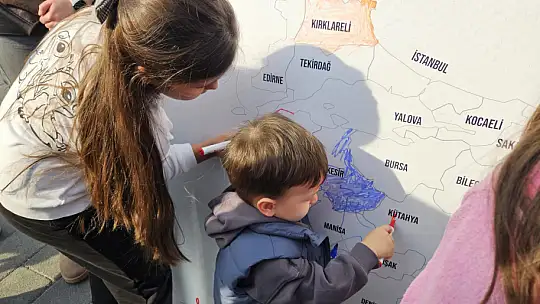 AK GENÇLİK'TEN DÜNYA ÇOCUK HAKLARI GÜNÜ ETKİNLİĞİ