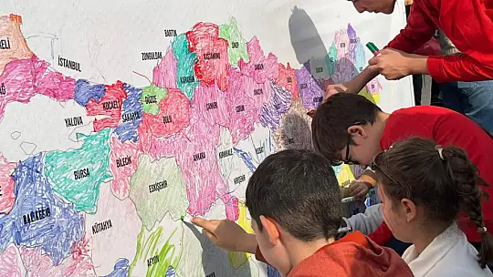 AK GENÇLİK'TEN DÜNYA ÇOCUK HAKLARI GÜNÜ ETKİNLİĞİ