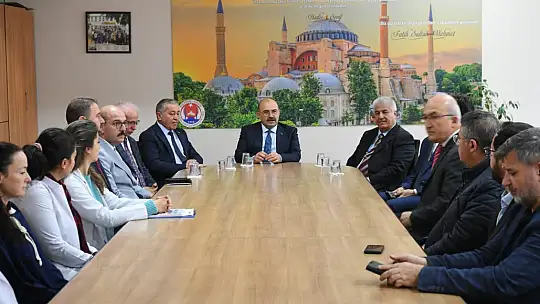 Vali Ustaoğlu Gazi İmam Hatip'te  Geleceğin Hafızlarına Anlamlı Ziyaret