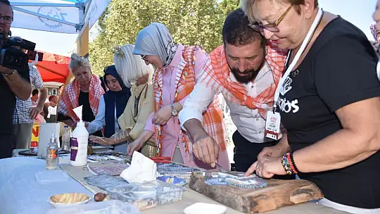 Yağcıbedir Uçan Halı Şenliğinin İlk Gününde Ekin Uzunlar Coşkusu