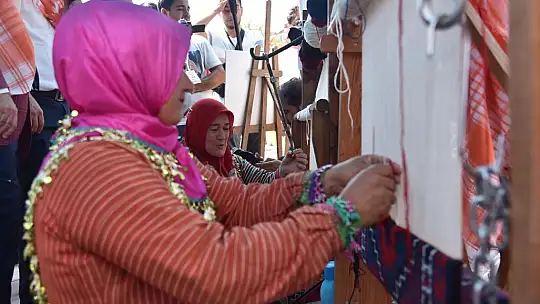 Yağcıbedir Uçan Halı Şenliğinin İlk Gününde Ekin Uzunlar Coşkusu