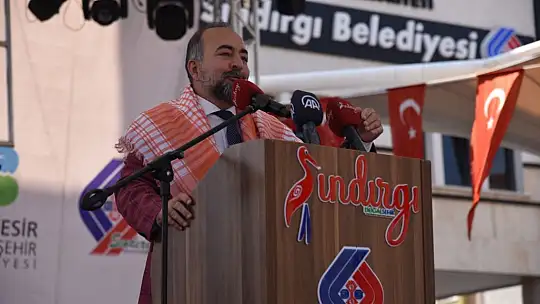Yağcıbedir Uçan Halı Şenliğinin İlk Gününde Ekin Uzunlar Coşkusu