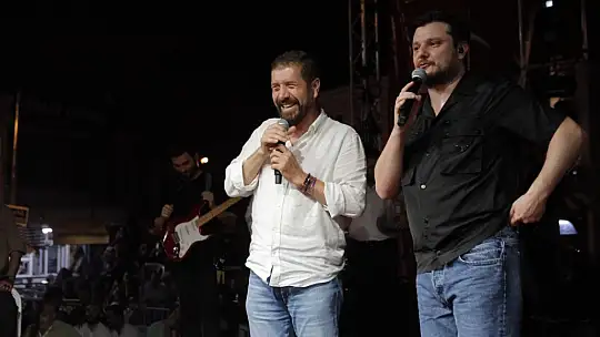 Yağcıbedir Uçan Halı Şenliğinin İlk Gününde Ekin Uzunlar Coşkusu
