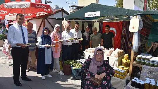 Yağcıbedir Uçan Halı Şenliğinin İlk Gününde Ekin Uzunlar Coşkusu