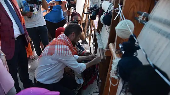 Yağcıbedir Uçan Halı Şenliğinin İlk Gününde Ekin Uzunlar Coşkusu