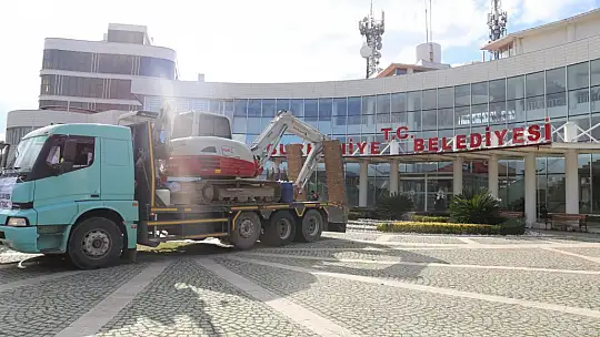Burhaniye'den Hatay'a İş Makineleri Gönderildi