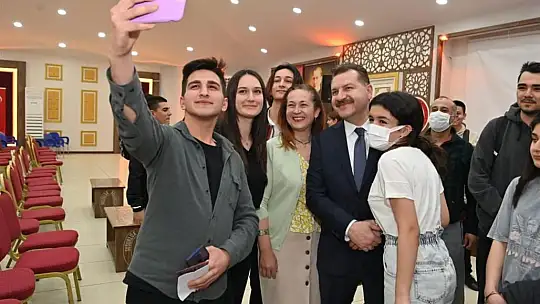 Başkan Yılmaz Z kuşağıyla buluşmaya devam ediyor