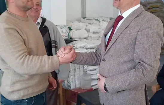 Ahmet Gür, Dursunbey'de Vatandaşlarla ve Esnafla Bir Araya Geldi.