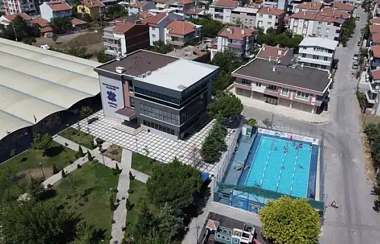 ALTIEYLÜL'DE HAVUZLARA YOĞUN İLGİ