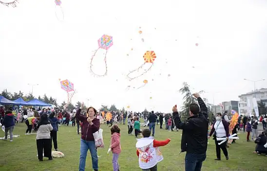 ALTIEYLÜL'DEN ÇOCUKLARA BAYRAM HEDİYESİ