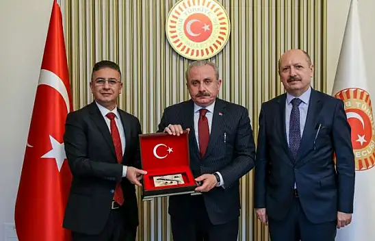 Balıkesir Milletvekili Adil Çelik ve BAÜN Rektörü Prof. Dr. İlter Kuş'tan, TBMM Başkanı Prof. Dr. Mustafa Şentop'a Teşekkür Ziyareti