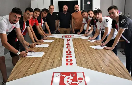 Balıkesirspor Altyapıdan 8 Futbolcuyla Yola Devam Etme Kararı Aldı