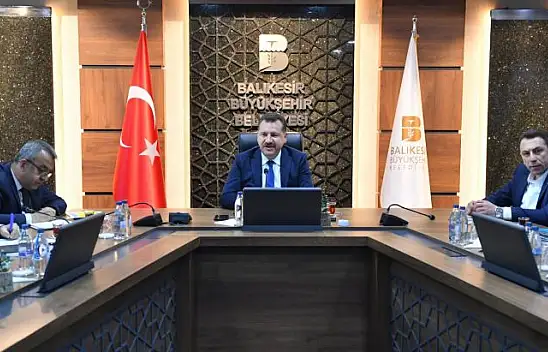 Başkan Yılmaz, Deprem Bölgesinden Döner Dönmez Toplantı Yaptı