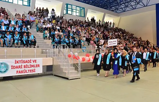 BAÜN İktisadi ve İdari Bilimler Fakültesi'nde Mezuniyet Coşkusu