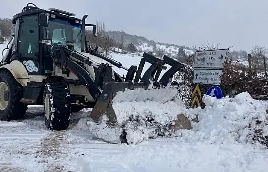 BBB 555 Personeli 214 Aracıyla  Karla Mücadele Ediyor