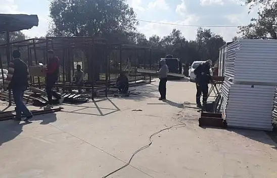 Burhaniye Belediyesi'nden Afet Bölgesine Konteyner Ev Desteği