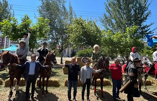 Dursunbey'de Atlı Okçuluk Şampiyonası Heyecanı