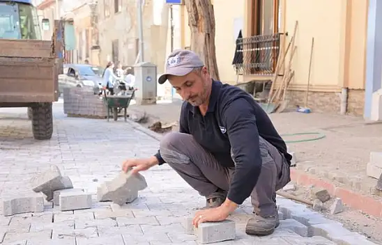 Edremit'te Doğalgazdan Bozulan Yollar Düzenleniyor