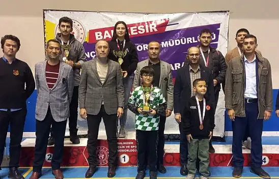 Elifnaz Balıkesir'de Satrancın Kraliçesi