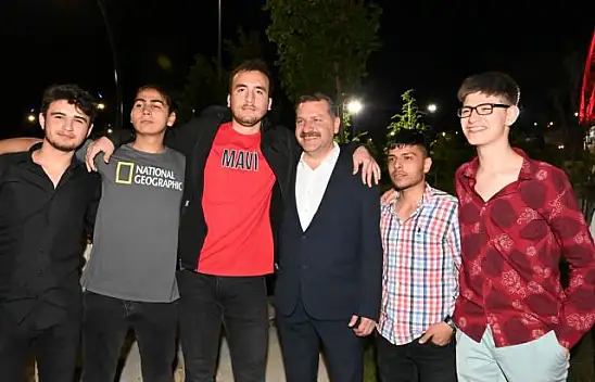 İşte Belediye Başkanı İşte Cumhuriyet Gençliği