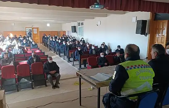 Jandarma 'Okul Servis Araçlarının Kullanımı ve Trafik Kuralları' eğitimi verdi